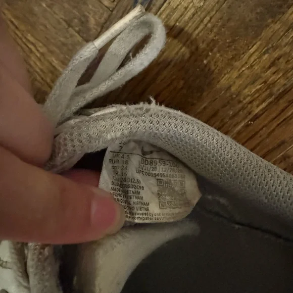 Nike Beat Up Air Force 1s - Picture 5 of 11